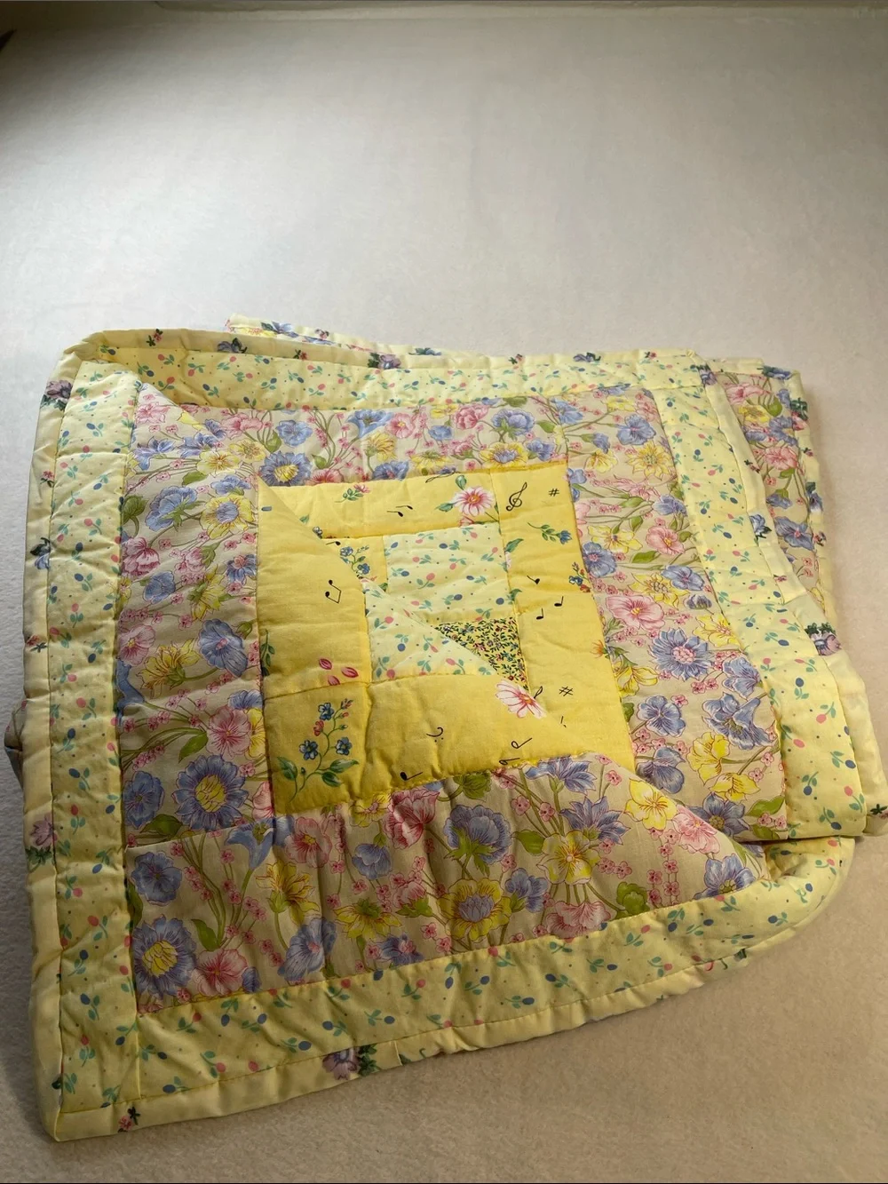HANDCRAFTED Yellow Patchwork Floral Quilt - Soft Pastel Bedding  NEW 40x35 in.